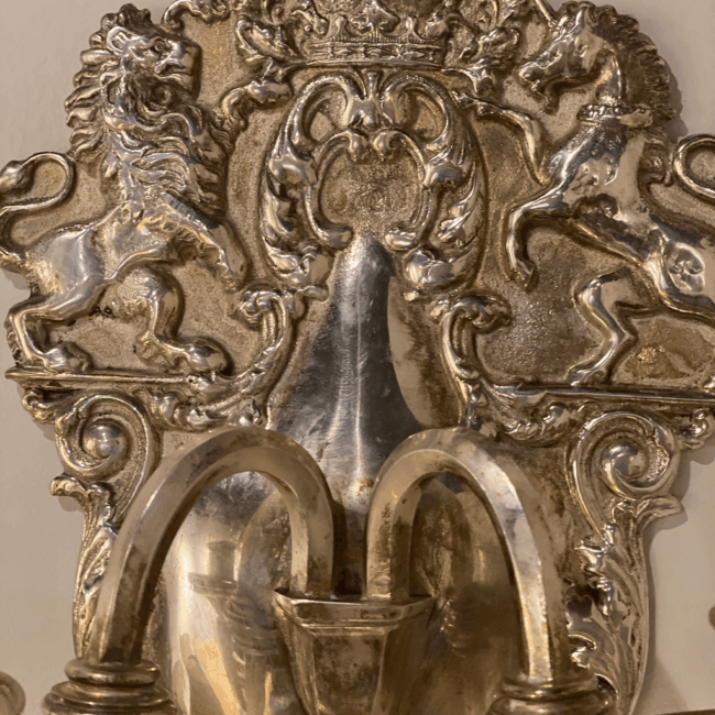 1920s-english-silver-plated-unicorns-shield-sconces-a-pair-1581.png